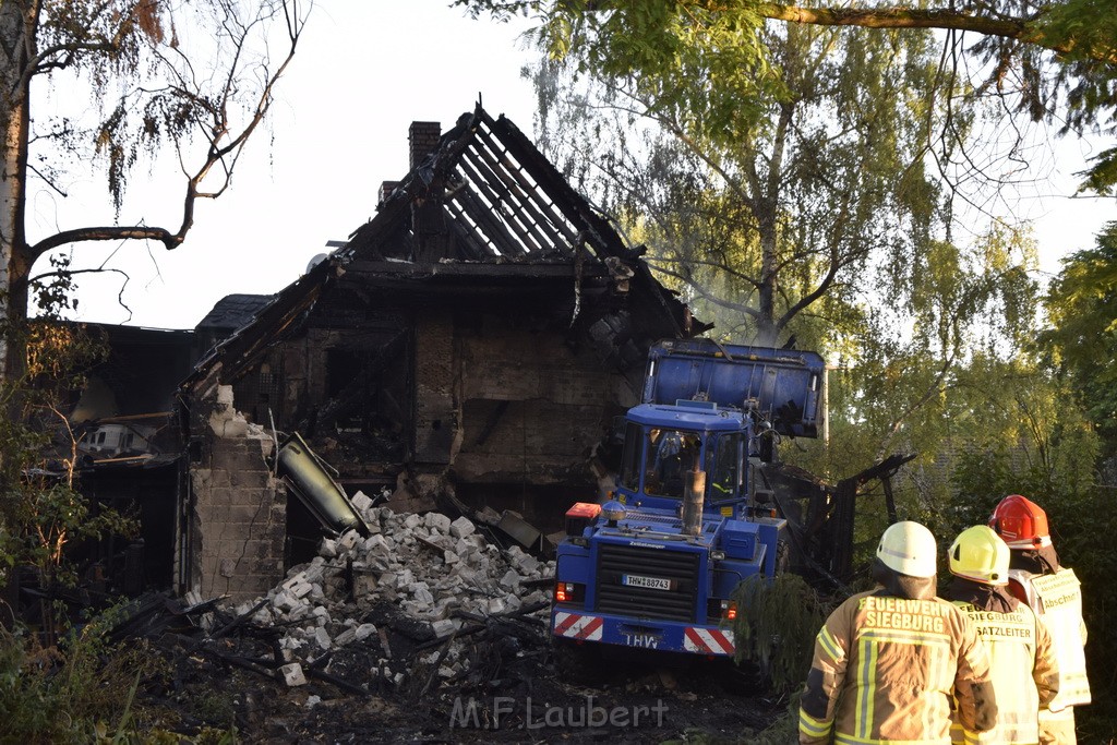 Grossfeuer Einfamilienhaus Siegburg Muehlengrabenstr P1013.JPG - Miklos Laubert